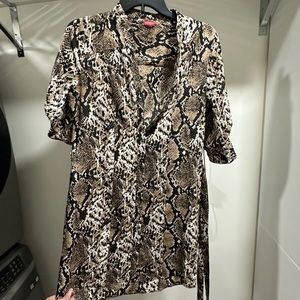 Animal print guess dress, great for going out or you can dress it down